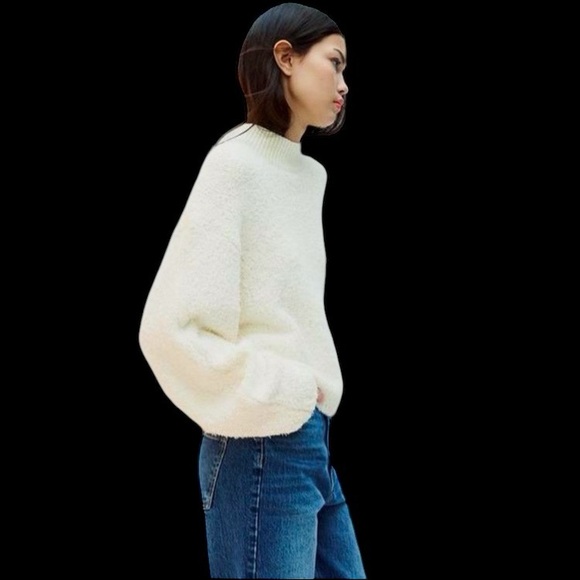 Zara fuzzy knit sweater, size Large, ecru, cotton blend - Picture 1 of 11